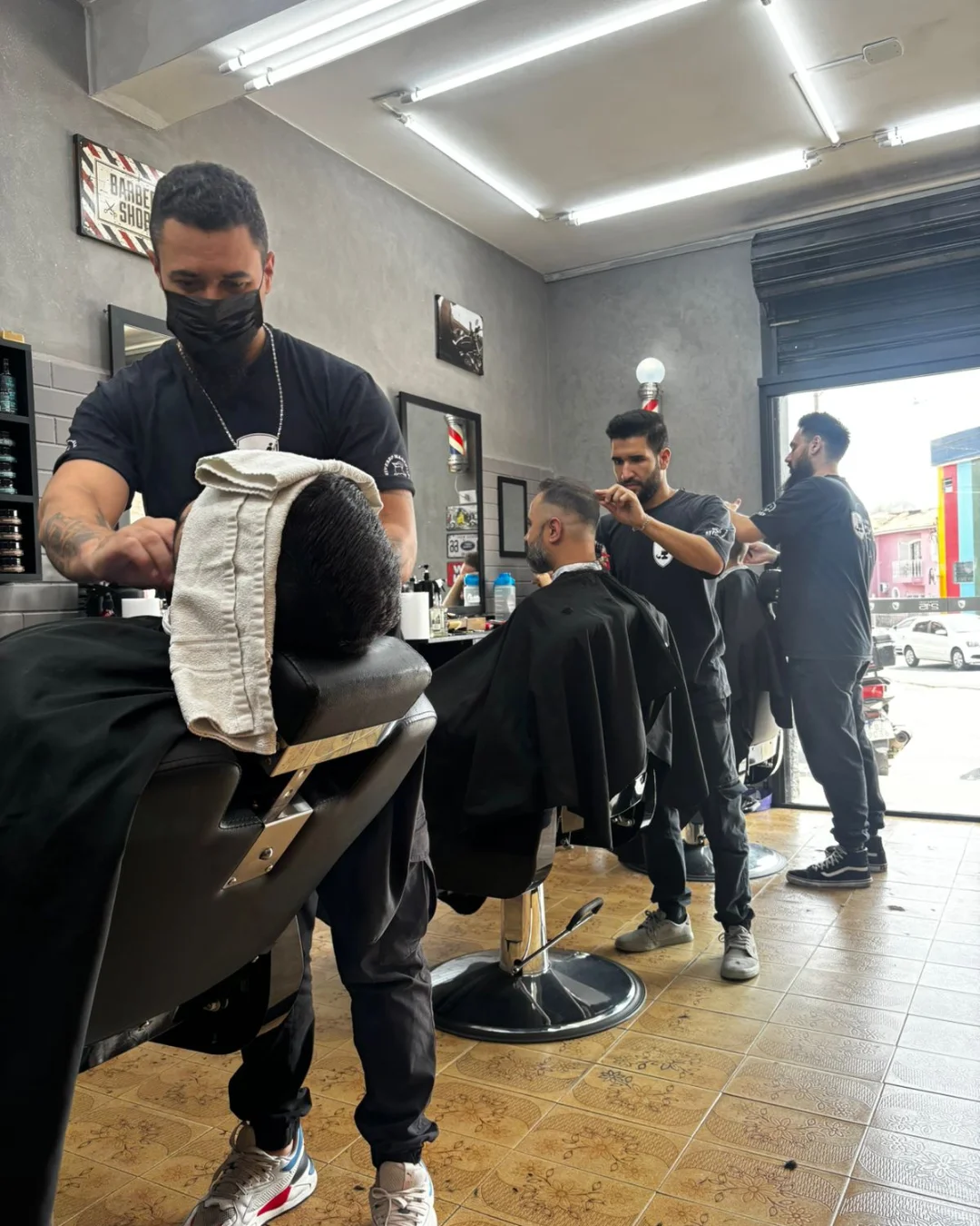 Interior da Barbearia 215